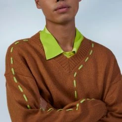 Promo ✔️ Men's Native Youth Wolfe V-Neck Sweater Rust ⭐