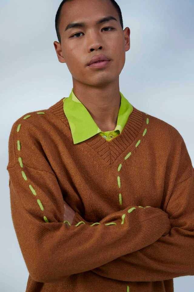 Promo ✔️ Men's Native Youth Wolfe V-Neck Sweater Rust ⭐