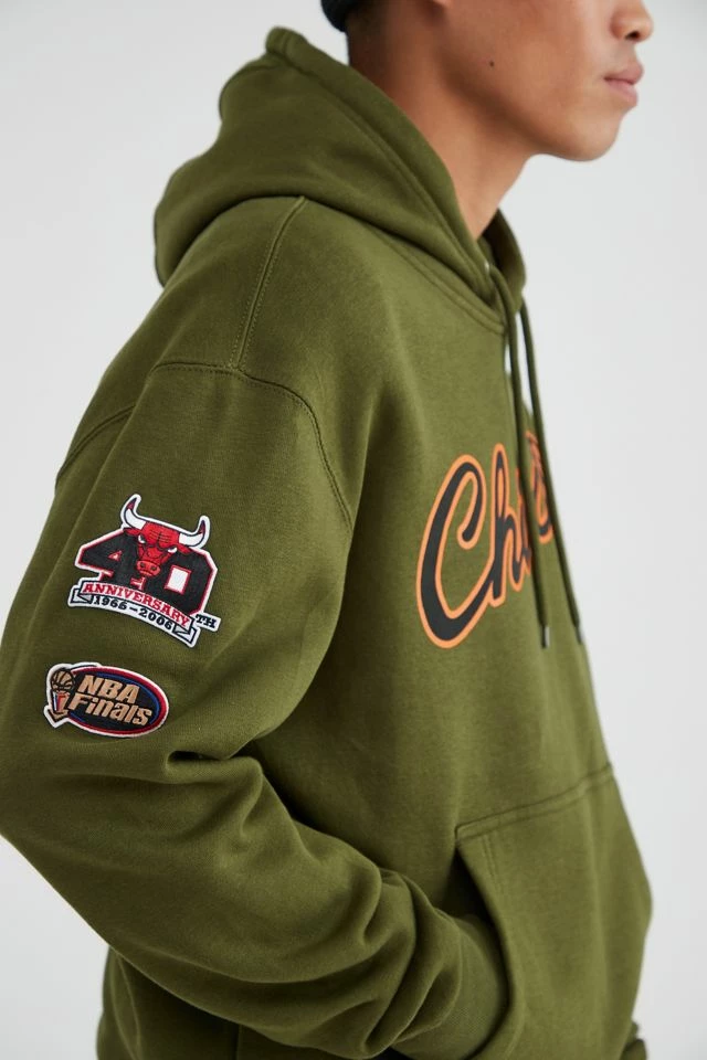 Top 10 β Men's Mitchell & Ness Chicago Bulls NBA Script Hoodie Sweatshirt Olive π - Image 3